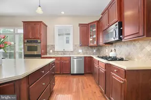 1002 W Kensington Cir, Fredericksburg, VA 22401 - Photo 16