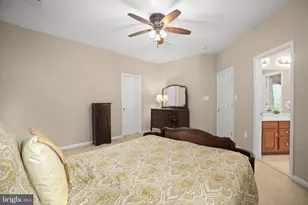 1002 W Kensington Cir, Fredericksburg, VA 22401 - Photo 32