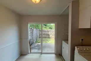 809 Denton Cir, Fredericksburg, VA 22401 - Photo 10