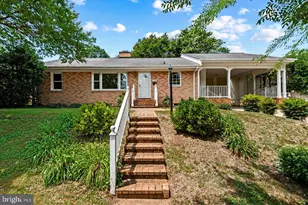 1614 Littlepage St, Fredericksburg, VA 22401 - Photo 2