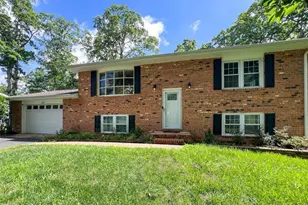 433 Deerwood Dr, Fredericksburg, VA 22401 - Photo 2