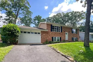 433 Deerwood Dr, Fredericksburg, VA 22401 - Photo 1