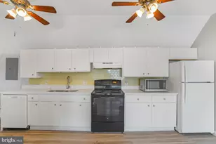 1122 Caroline St, Fredericksburg, VA 22401 - Photo 10