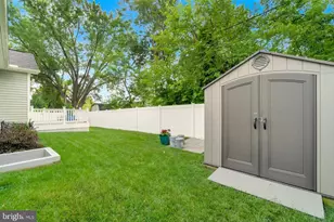 106 Ridgeway St, Fredericksburg, VA 22401 - Photo 2