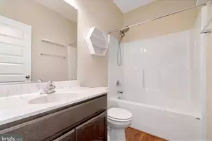 106 Ridgeway St, Fredericksburg, VA 22401 - Photo 6