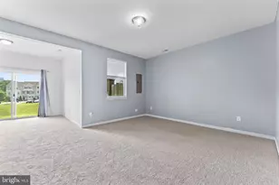 1418 Hudgins Farm Cir, Fredericksburg, VA 22408 - Photo 2