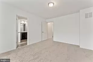 1418 Hudgins Farm Cir, Fredericksburg, VA 22408 - Photo 18