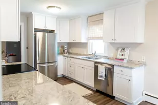 811 Charlotte St, Fredericksburg, VA 22401 - Photo 6