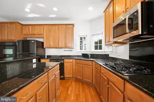 1002 Dorthea Ct, Fredericksburg, VA 22401 - Photo 8
