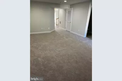 1023 Hotchkiss Place, Fredericksburg, VA 22401 - Photo 2