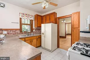 1233 Dandridge St, Fredericksburg, VA 22401 - Photo 18