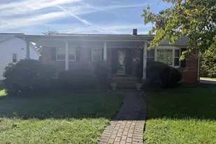 446 Hanson Ave, Fredericksburg, VA 22401 - Photo 2