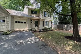 3916 Oak St, Fairfax, VA 22030 - Photo 2