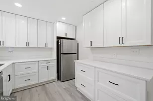 10911 Maple St, Fairfax, VA 22030 - Photo 12