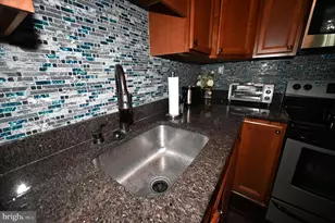 10833 Warwick Ave, Fairfax, VA 22030 - Photo 38