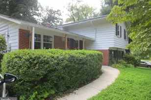 3214 Fair Woods Pkwy, Fairfax, VA 22030 - Photo 1