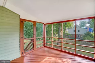 9821 Hampton Ln, Fairfax, VA 22030 - Photo 46