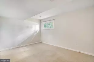 9821 Hampton Ln, Fairfax, VA 22030 - Photo 22