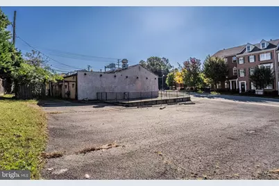 4328 Chain Bridge Road, Fairfax, VA 22030 - Photo 12