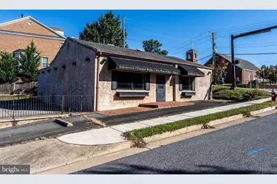 4328 Chain Bridge Road, Fairfax, VA 22030 - Photo 2