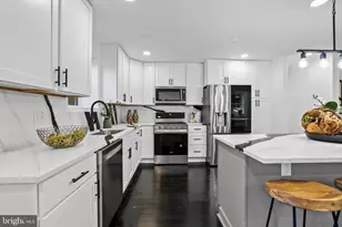 10404 Forest Ave, Fairfax, VA 22030 - Photo 14