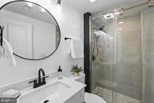 10404 Forest Ave, Fairfax, VA 22030 - Photo 8