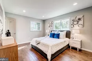 4207 Woodland Dr, Fairfax, VA 22030 - Photo 14