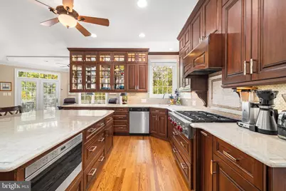 10121 Ratcliffe Manor Drive, Fairfax, VA 22030 - Photo 32