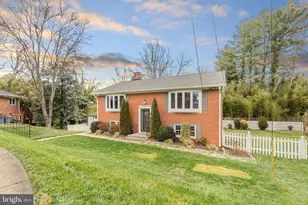 10600 Springmann Dr, Fairfax, VA 22030 - Photo 4