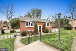 10600 Springmann Dr, Fairfax, VA 22030 - Photo 2