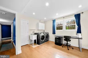 10600 Springmann Dr, Fairfax, VA 22030 - Photo 46