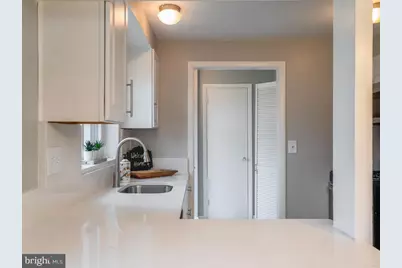 10648 Ashby Place, Fairfax, VA 22030 - Photo 12