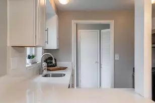 10648 Ashby Pl, Fairfax, VA 22030 - Photo 12