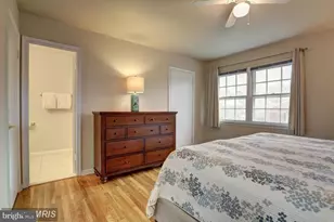 3898 University Dr, Fairfax, VA 22030 - Photo 4