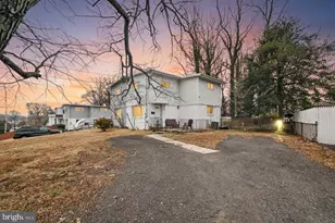 10725 Maple St, Fairfax, VA 22030 - Photo 6