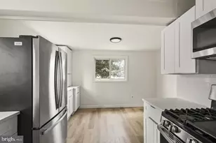 10725 Maple St, Fairfax, VA 22030 - Photo 18