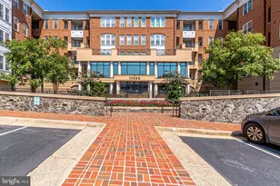 10328 Sager Ave, Fairfax, VA 22030 - Photo 2