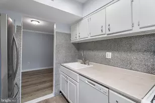 9453 Fairfax Blvd, Fairfax, VA 22031 - Photo 12