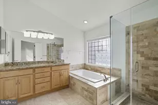 10505 Captain John Smith Ct, Fairfax, VA 22030 - Photo 18