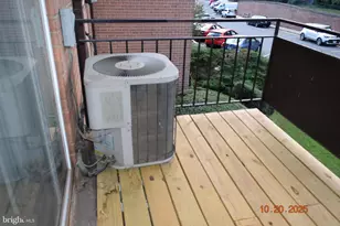 10027 Fair Woods Dr, Fairfax, VA 22030 - Photo 4