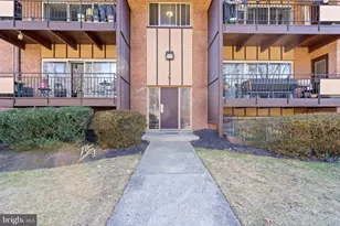 10171 Fair Woods Dr, Fairfax, VA 22030 - Photo 18