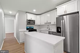 10171 Fair Woods Dr, Fairfax, VA 22030 - Photo 6