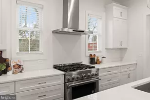 10634 Pocket Pl, Fairfax, VA 22030 - Photo 12