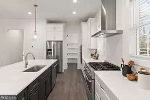 10634 Pocket Pl, Fairfax, VA 22030 - Photo 10