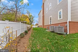 10634 Pocket Pl, Fairfax, VA 22030 - Photo 56