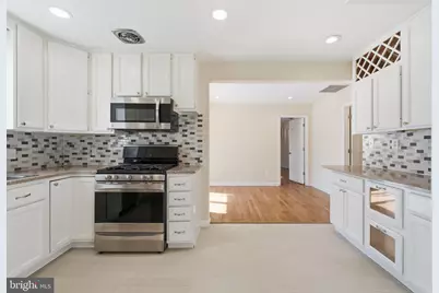 4038 Chestnut Street, Fairfax, VA 22030 - Photo 8