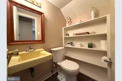 10135 Fair Woods Drive, Fairfax, VA 22030 - Photo 30