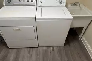 10135 Fair Woods Dr, Fairfax, VA 22030 - Photo 32