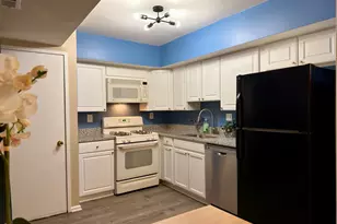 10135 Fair Woods Dr, Fairfax, VA 22030 - Photo 18