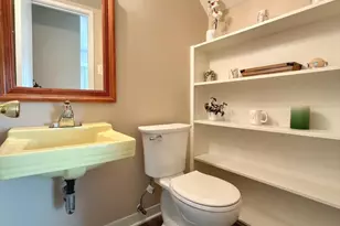 10135 Fair Woods Dr, Fairfax, VA 22030 - Photo 30